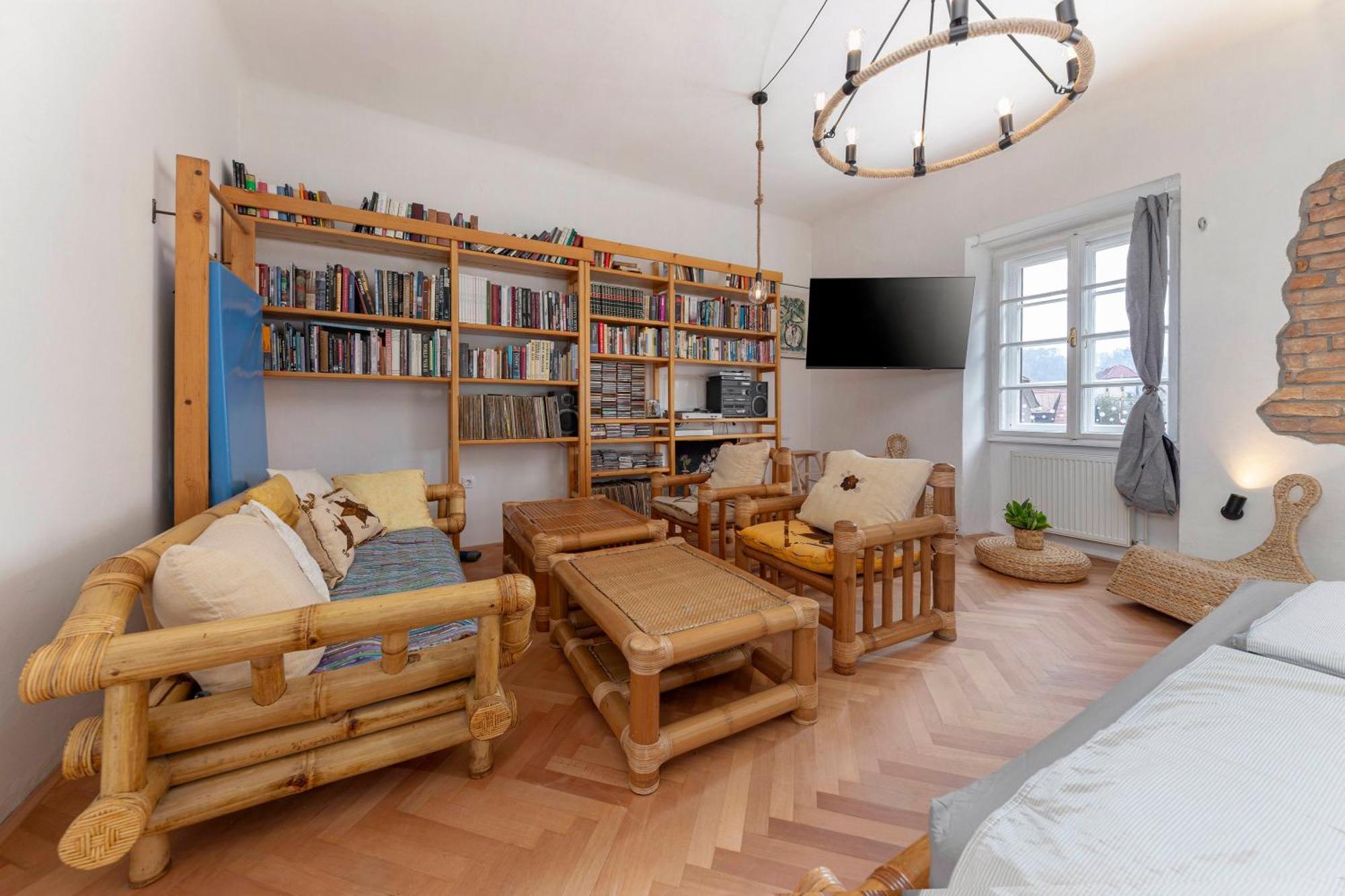 Historical Caserne Apartment Любляна Экстерьер фото
