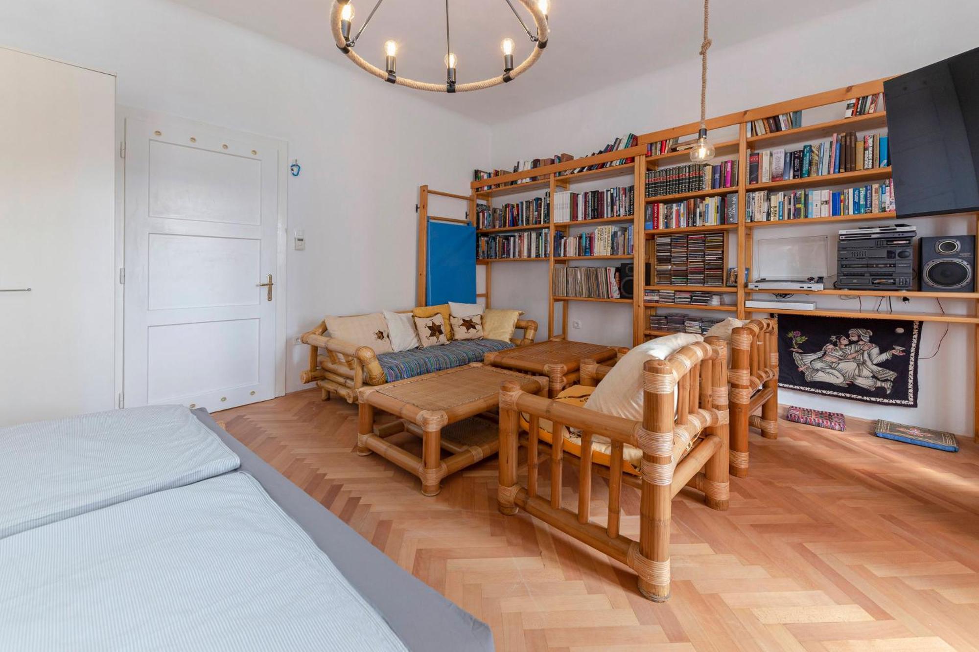 Historical Caserne Apartment Любляна Экстерьер фото