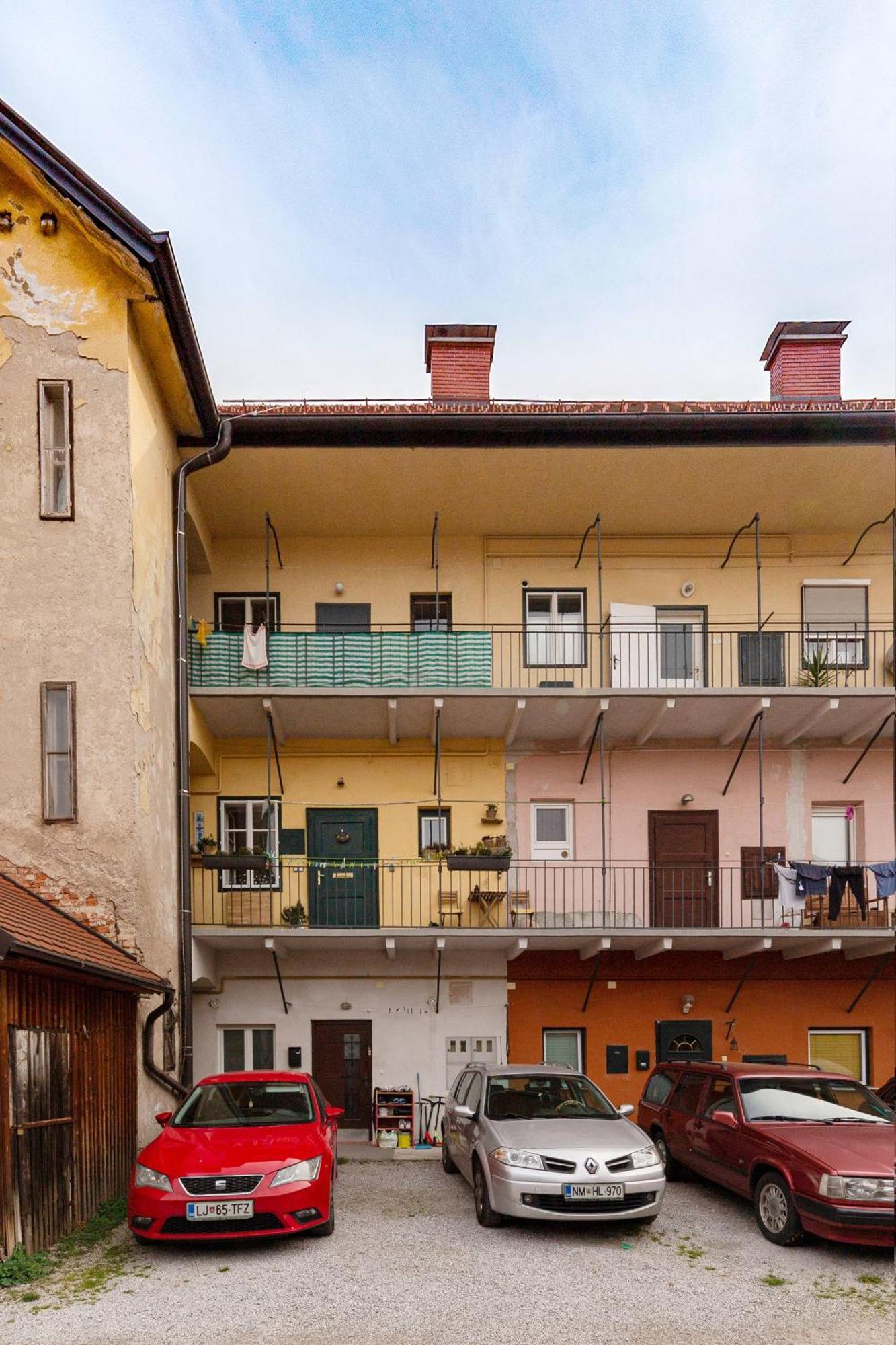 Historical Caserne Apartment Любляна Экстерьер фото